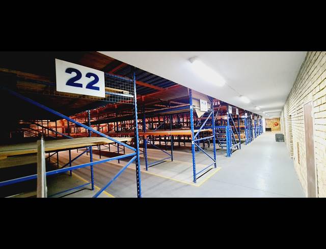 2,543M² WAREHOUSE FOR SALE IN OLIVEDALE